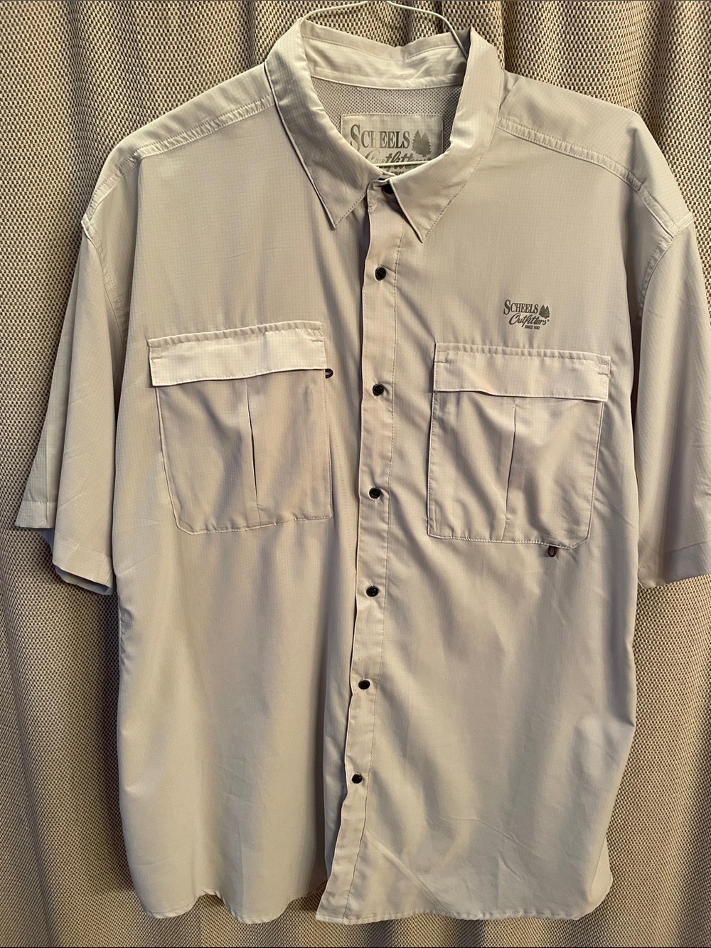 Men’s Scheels Outfitters Short-Sleeve Button-Down Shirt in Light Gray